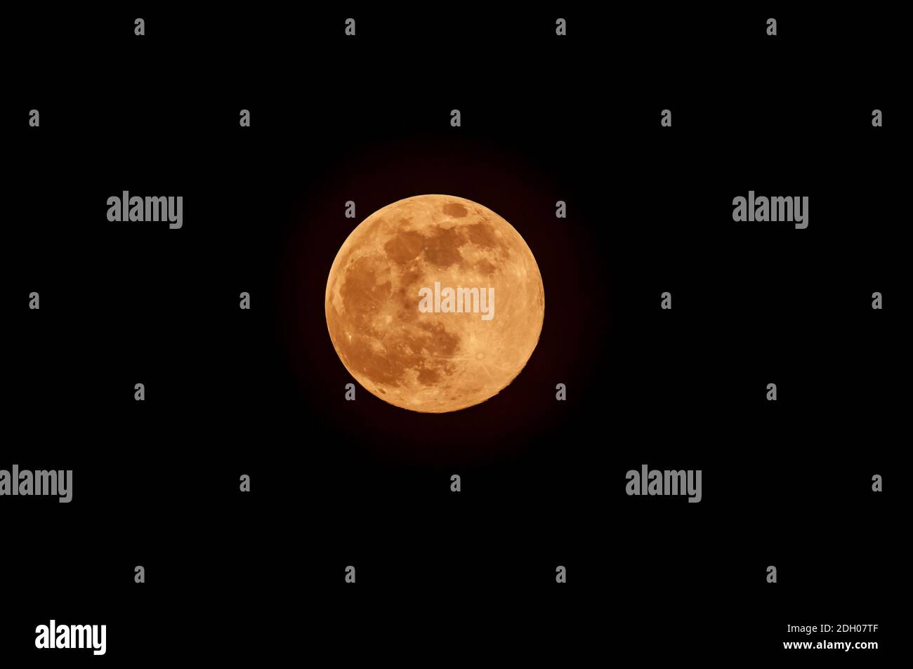 Super full moon Stock Photo Alamy