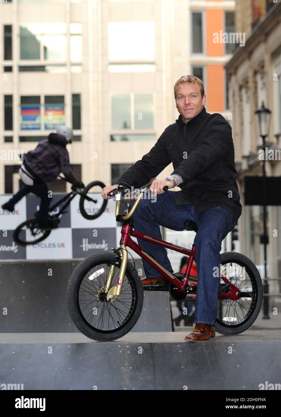 chris hoy bikes halfords