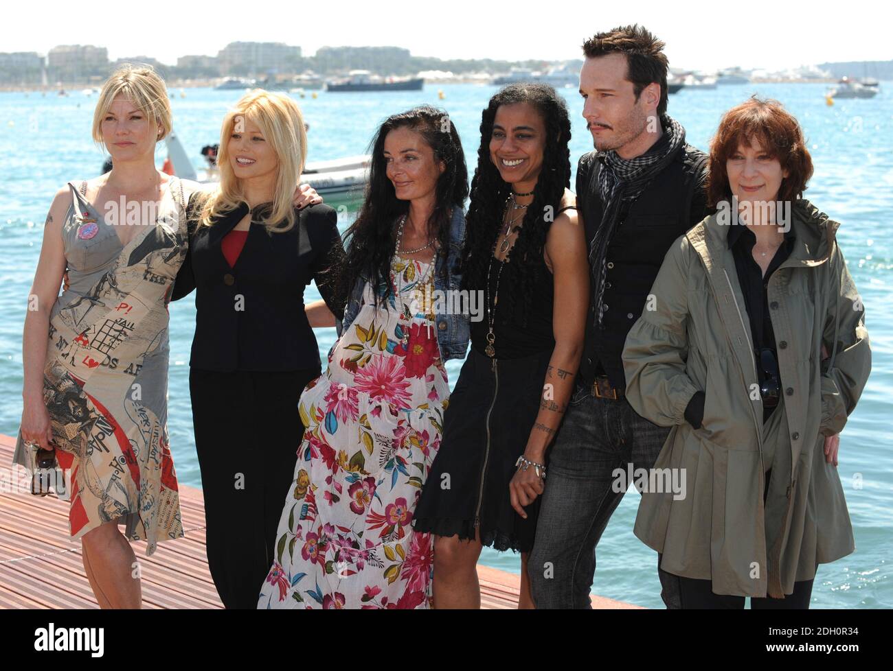 (L-R) Sara Stockbridge, Donna Derrico, Mary McGuckian, Suzan-Lori Parks, Michael Eklund and Amanda Plummer at the photocall for The Making of Plus One held at the Majestic Hotel Beach. Part of the 62nd Festival de Film, Cannes. Stock Photo