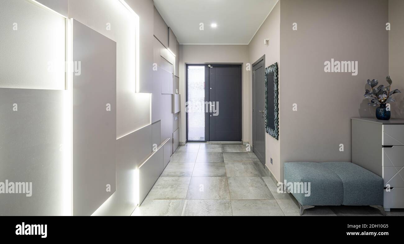 Modern Luxury Apartment Fast Wi-Fi Pool Gym Balcony