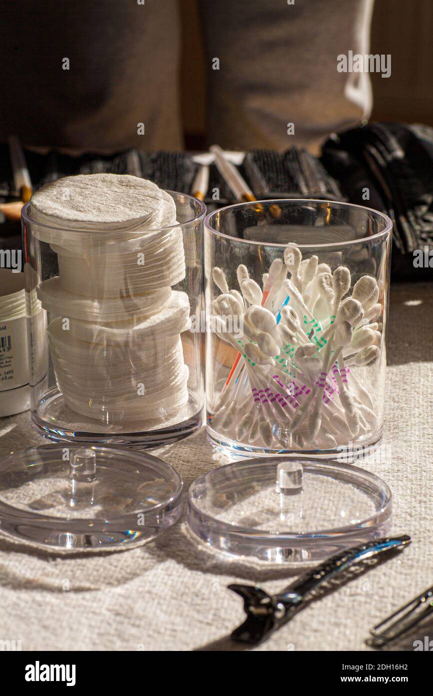 Ear pads hires stock photography and images Alamy