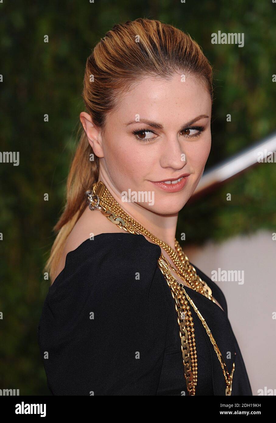 Anna Paquin arriving at the Vanity Fair Oscar Viewing Party 2010, at