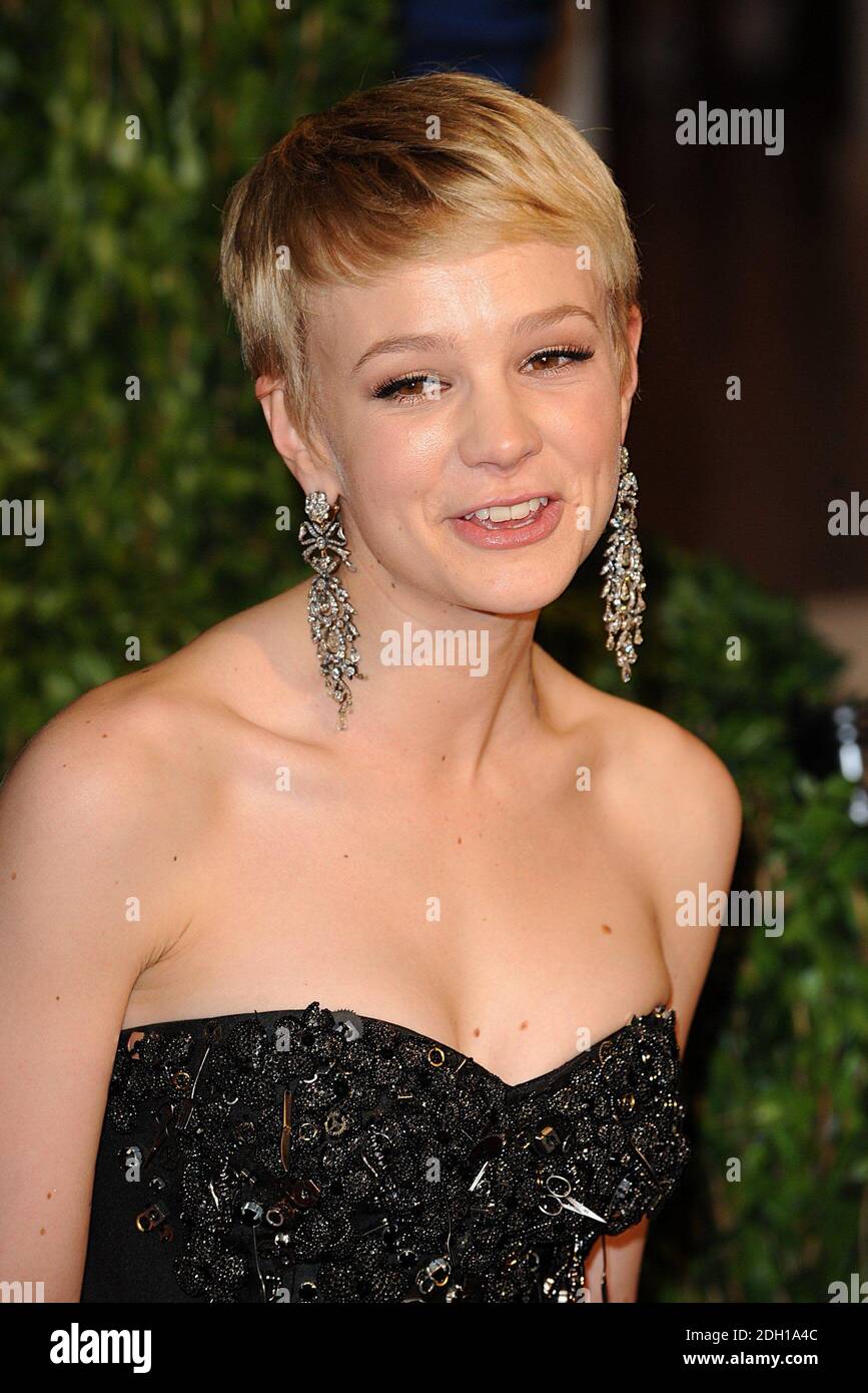 Carey Mulligan arriving at the Vanity Fair Oscar Party 2010, held at the  Sunset Tower in Los Angeles, CA, USA on March 07, 2010. Photo by Mehdi  Taamallah/ABACAPRESS.COM (Pictured: Carey Mulligan Stock