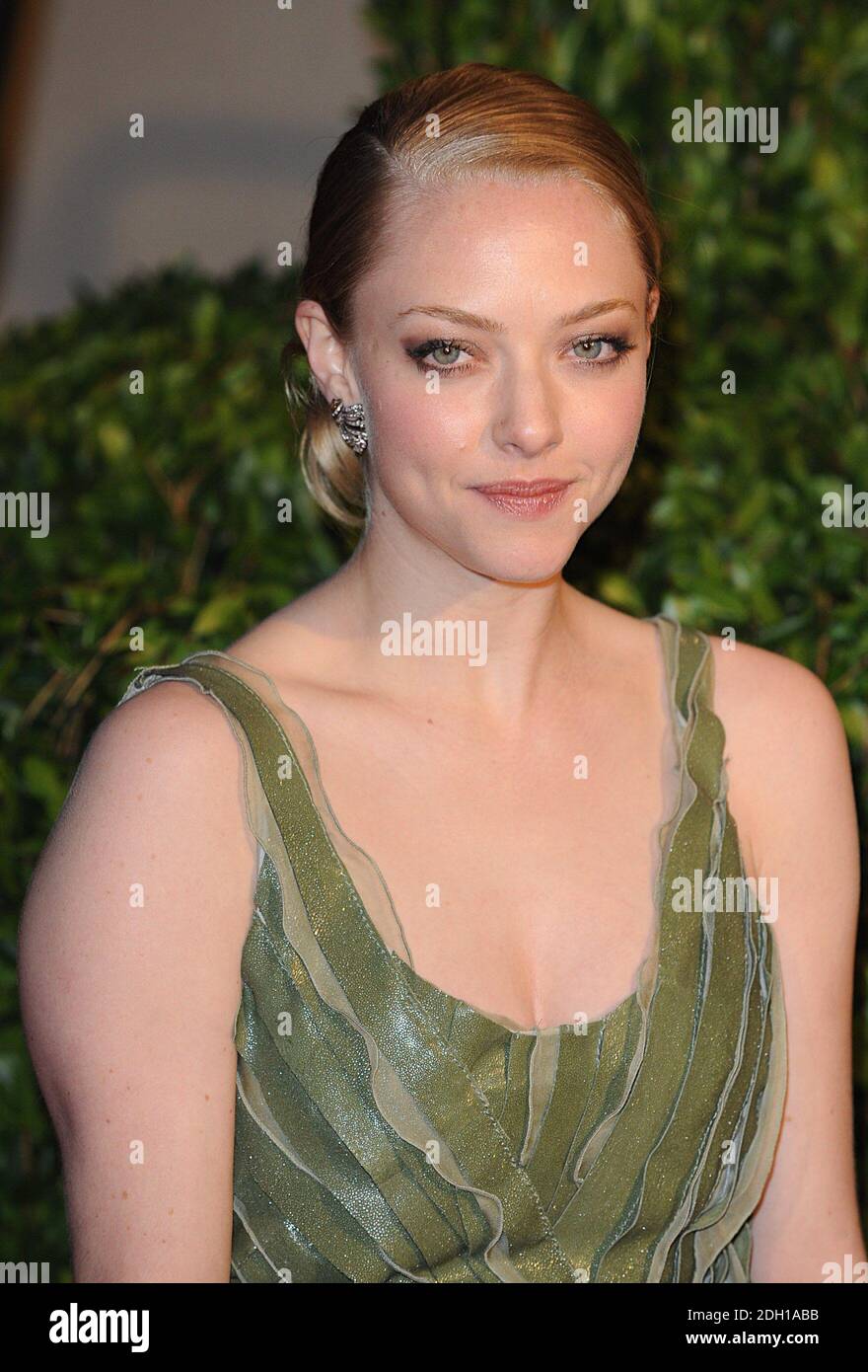 Amanda Seyfried arriving at the Vanity Fair Oscar Viewing Party 2010