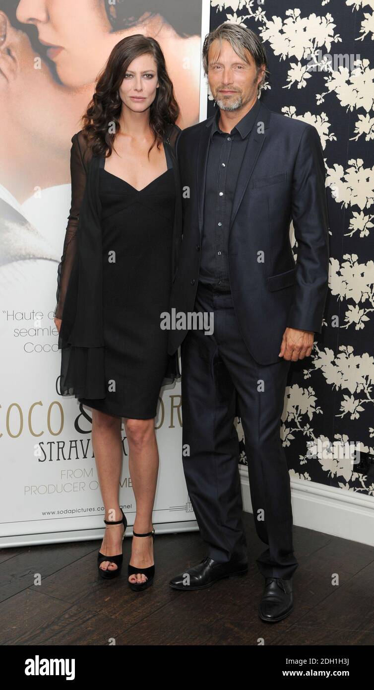 Smag umoral oversætter Mads Mikkelsen and Anna Mouglalis arrive at the UK Premiere of Coco Chanel  & Igor Stravinsky, The Soho Hotel, London Stock Photo - Alamy