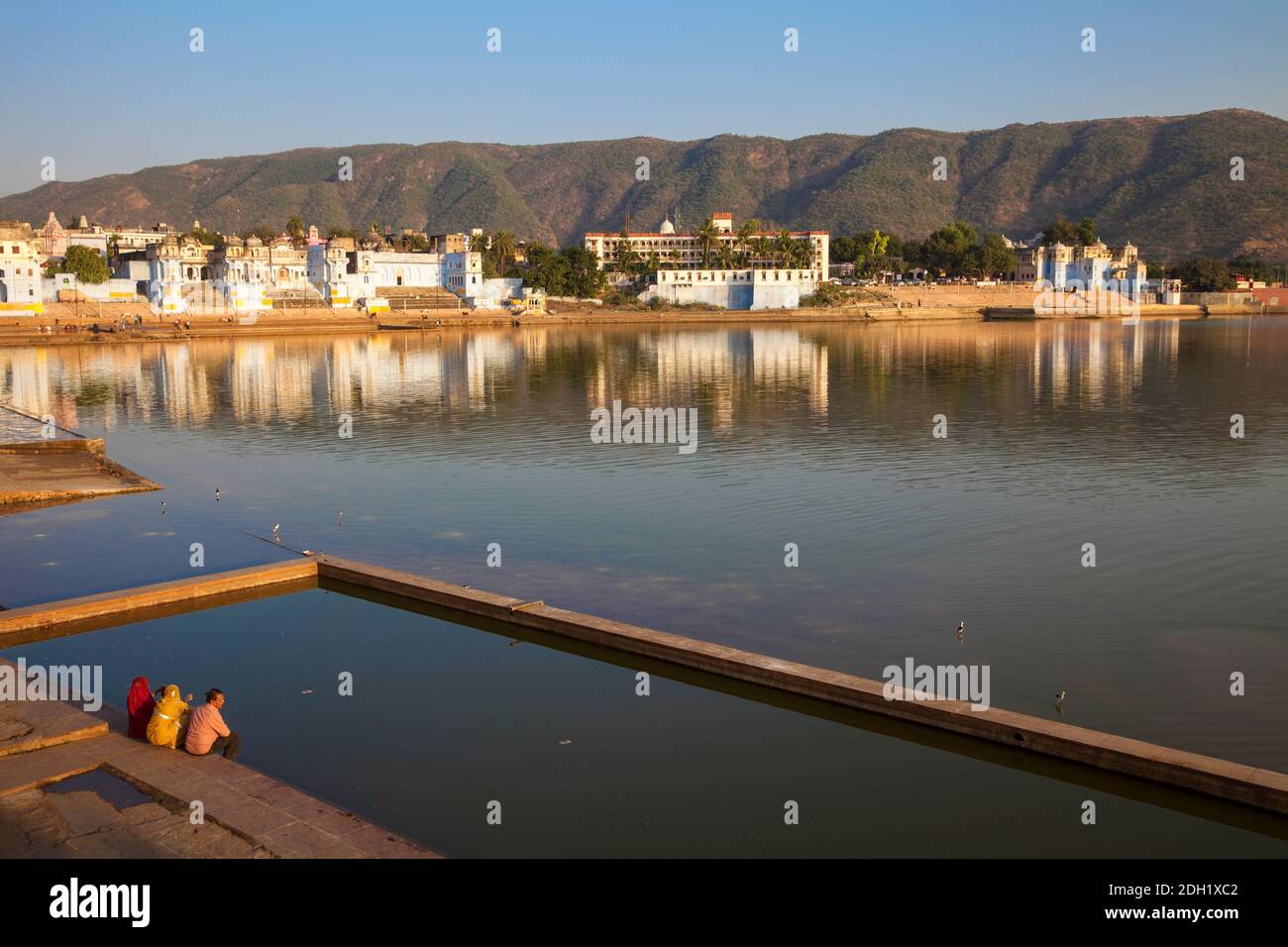 India, Rajasthan., Pushkar, Pushkar Lake and bathing ghats Stock Photo ...