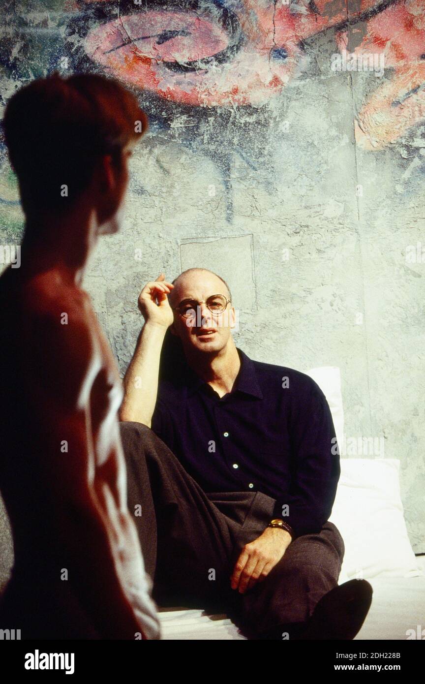 l-r: David Elliot (Ken), Tony Guilfoyle (Andrew) in THE L. A. PLAYS by Han Ong at the Almeida Theatre, London N1  09/11/1993  design: Julian McGowan  lighting: Rick Fisher  director: Matthew Lloyd Stock Photo