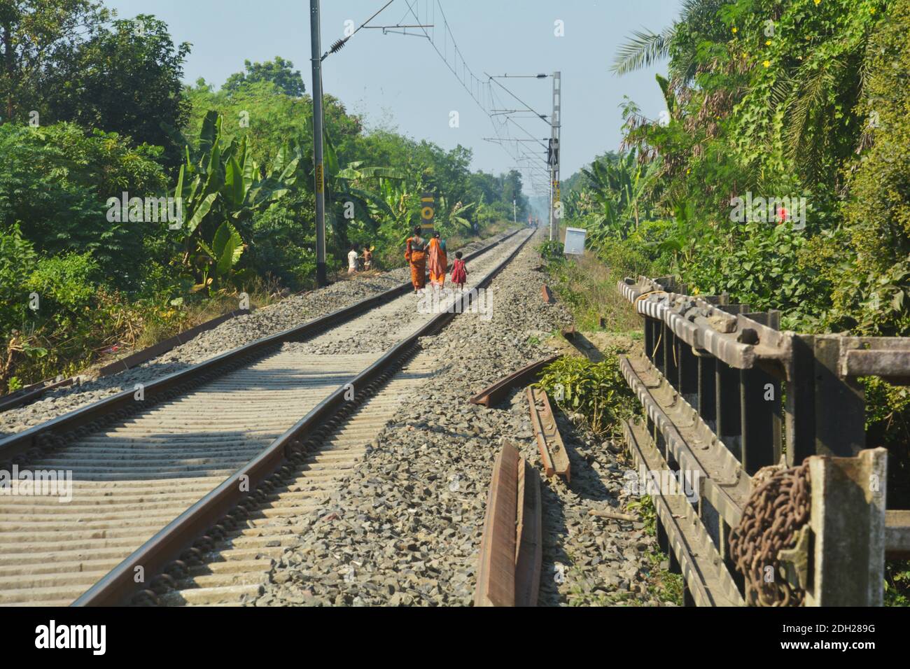 Railway electrification india hires stock photography and images Alamy