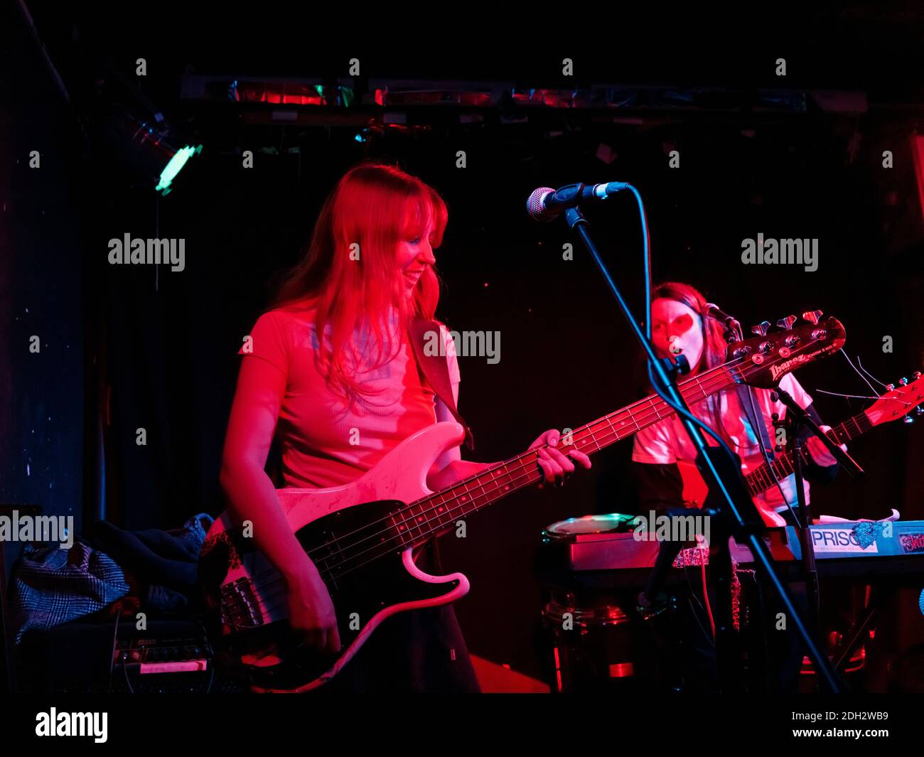 Lina Molarin Ericsson (l), bassist and Åsa Söderqvist (r), singer / guitarist of Swedish band ShitKid live at the Old Blue Last, London, UK. Stock Photo