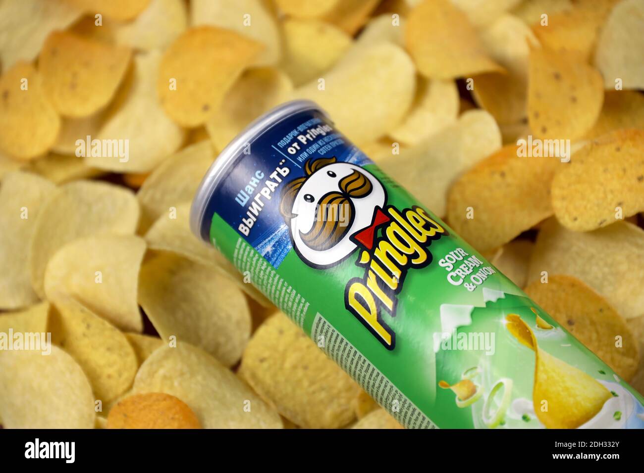 Pringles Potato Chips Sour Cream & Onion