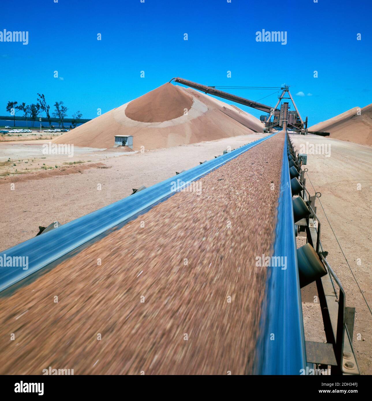 Bauxite mining hires stock photography and images Alamy