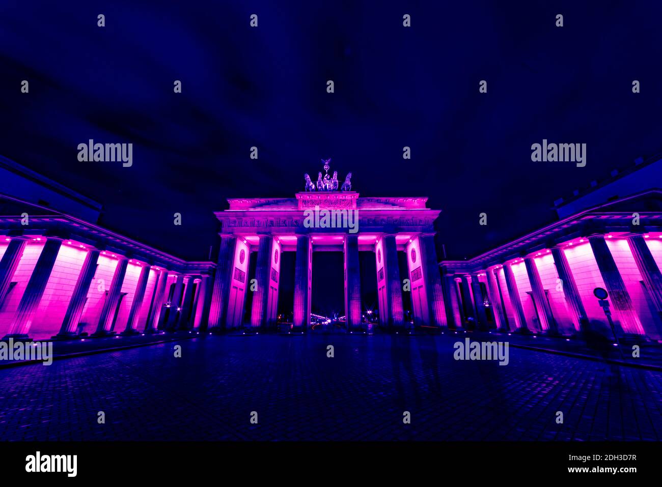 Berlin at night - Brandenburg Gate near Pariser Platzc Stock Photo - Alamy