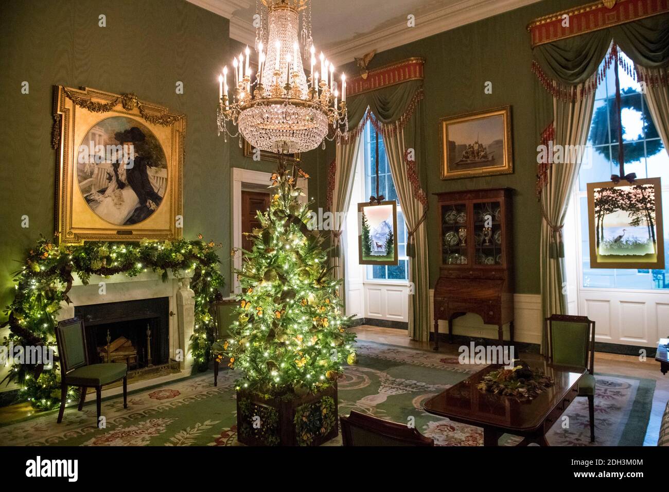 The Green Room of the White House is decorated for the Christmas season ...