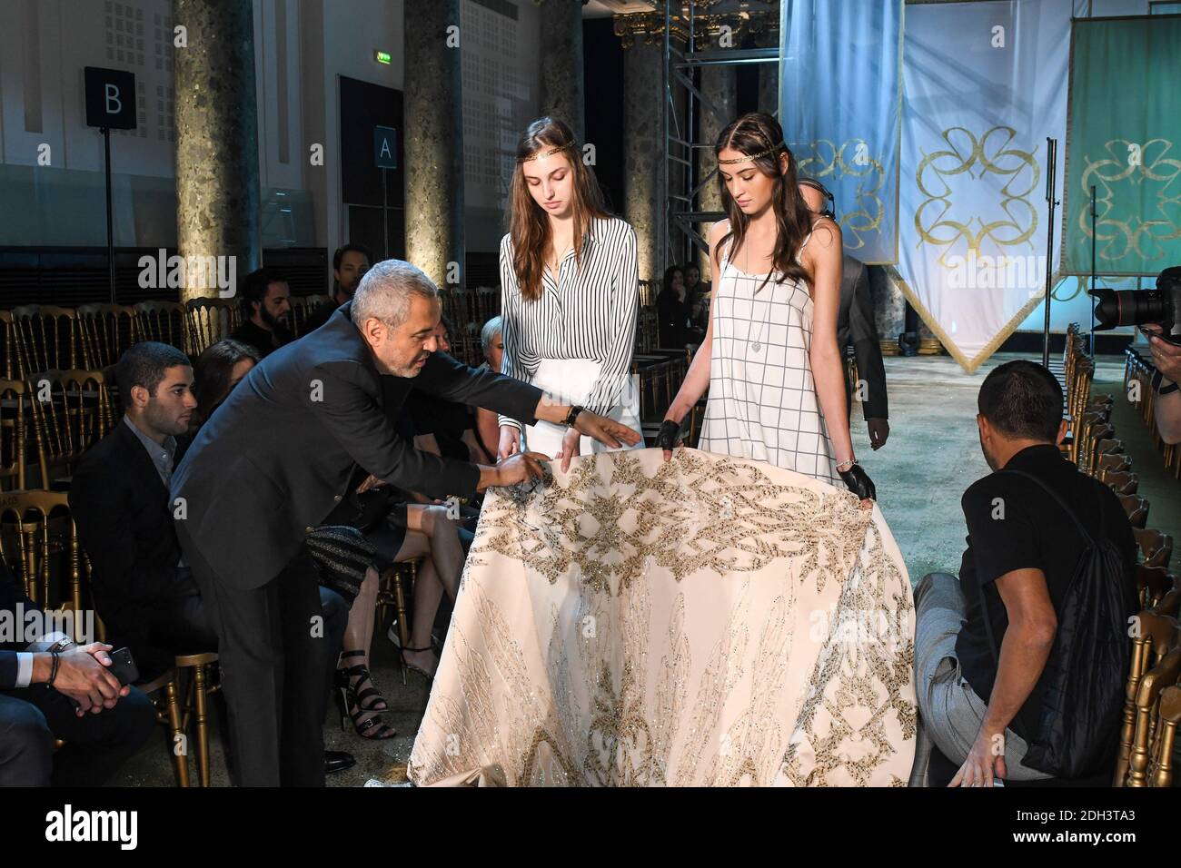 Designer dress elie saab couture hi-res stock photography and images