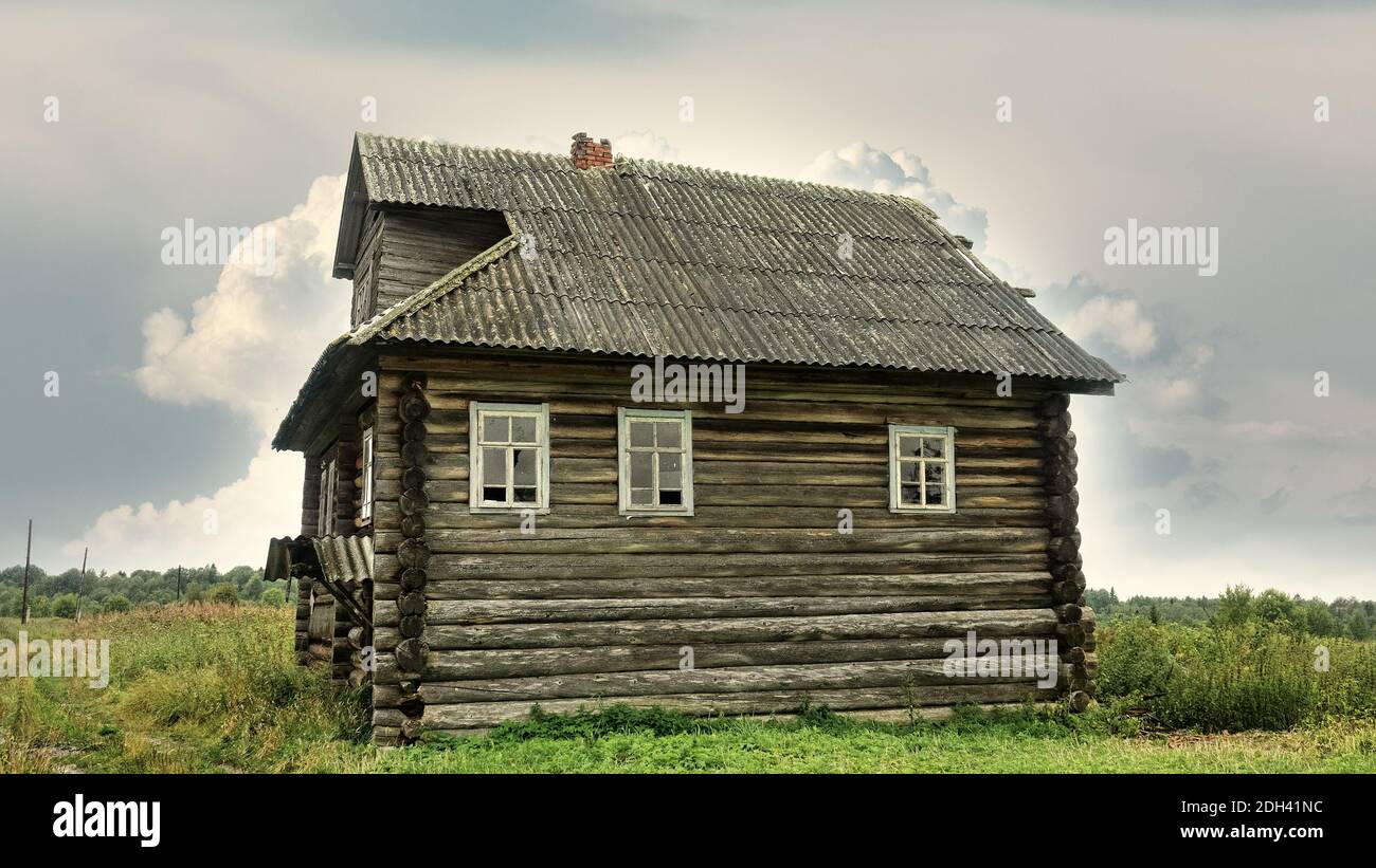 Wooden house white sea russia hi-res stock photography and images - Alamy