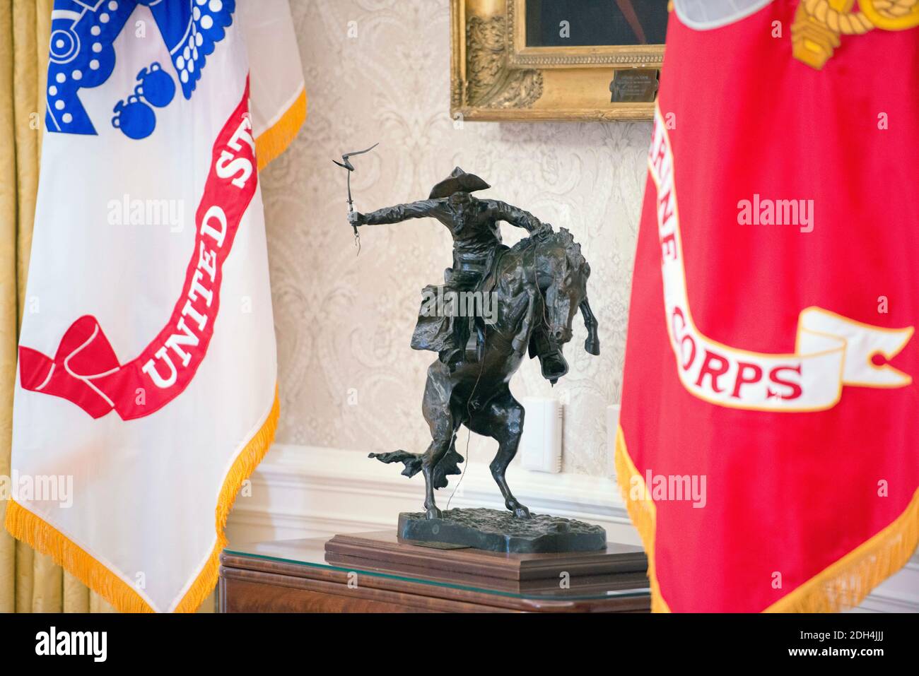 Very high resolution view of the newly renovated interior of the Oval Office in the White House in Washington, DC, USA, on Tuesday, August 22, 2017. Photo by Ron Sachs/CNP/ABACAPRESS.COM Stock Photo