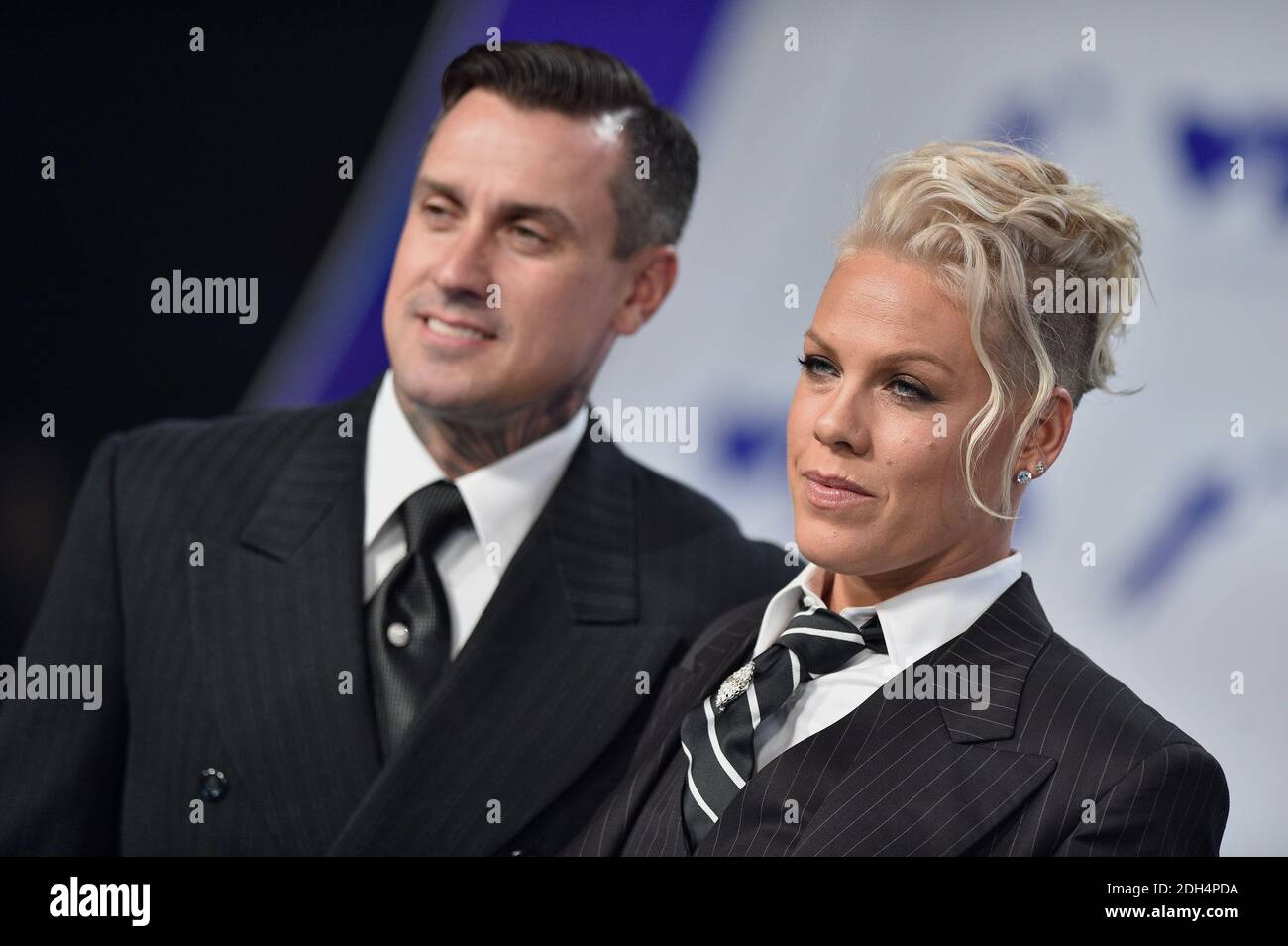 Carey Hart and Pink attend the 2017 MTV Video Music Awards at The Forum on August 27, 2017 in Los Angeles, CA, USA. Photo by Lionel Hahn/ABACAPRESS.COM Stock Photo