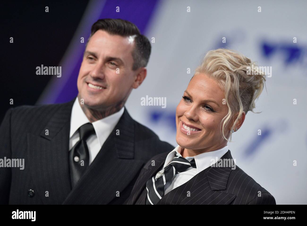 Carey Hart and Pink attend the 2017 MTV Video Music Awards at The Forum on August 27, 2017 in Los Angeles, CA, USA. Photo by Lionel Hahn/ABACAPRESS.COM Stock Photo
