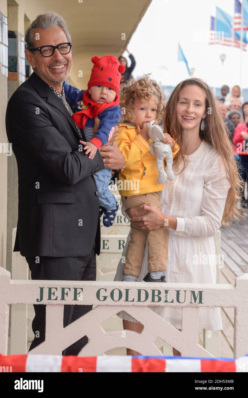 Jeff Goldblum with his wife Emilie Livingston and their children