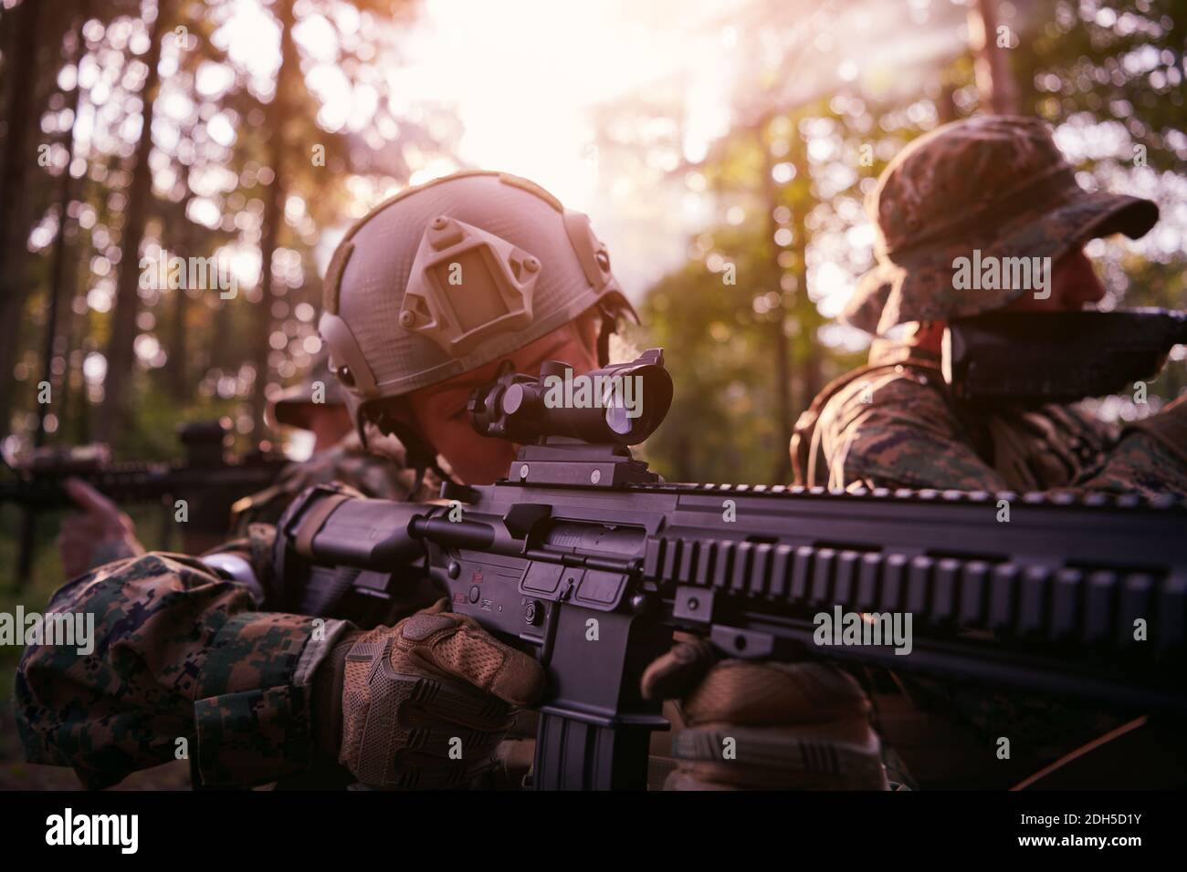 Leader of a commando hi-res stock photography and images - Alamy