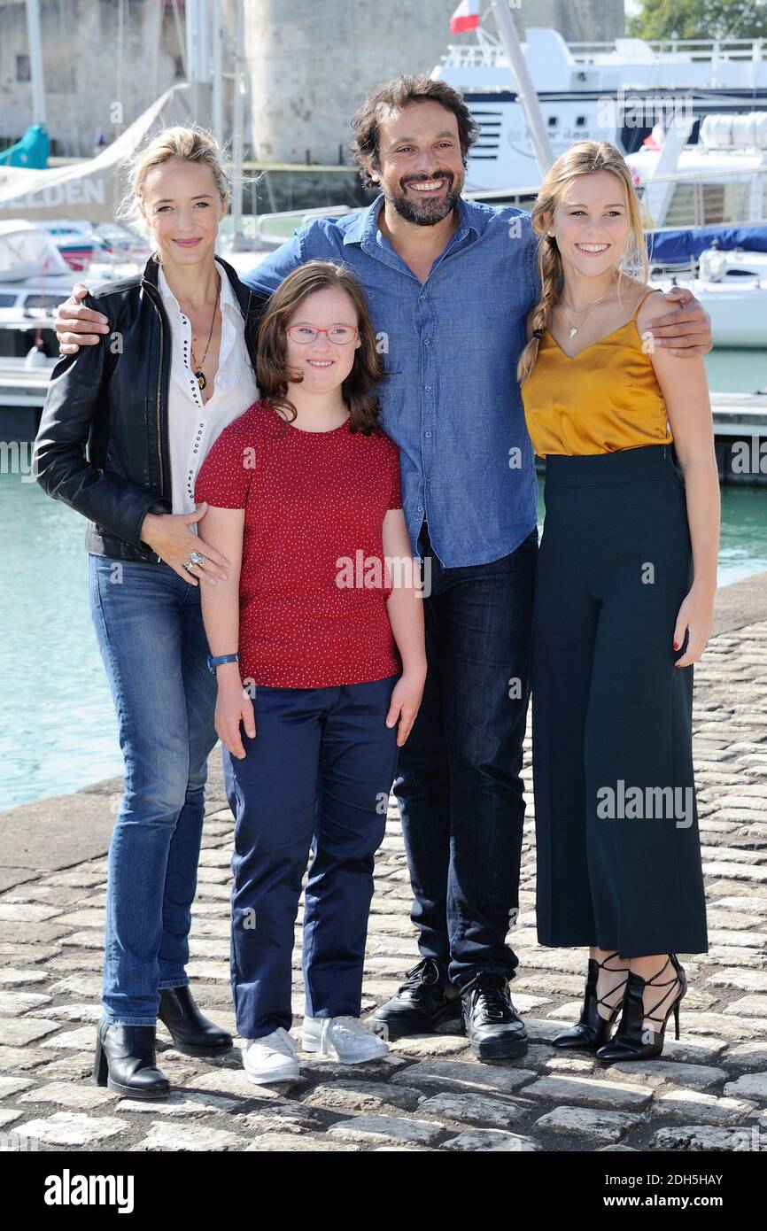 Helene de Fougerolles, Marie dal Zotto, Bruno Salomone et Maira Schmitt  assistent a un photocall lors du 2e Jour du 19e Festival de la Fiction TV  Francophone de La Rochelle a La