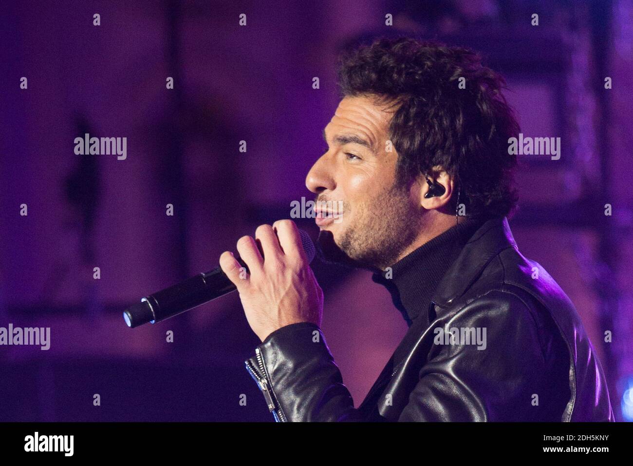 Amir Haddad at concert after the attribution wednesday of the Olympic