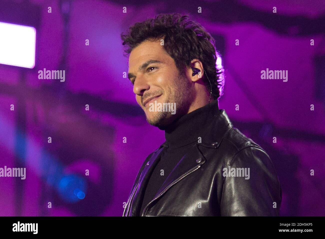 Amir Haddad at concert after the attribution wednesday of the Olympic