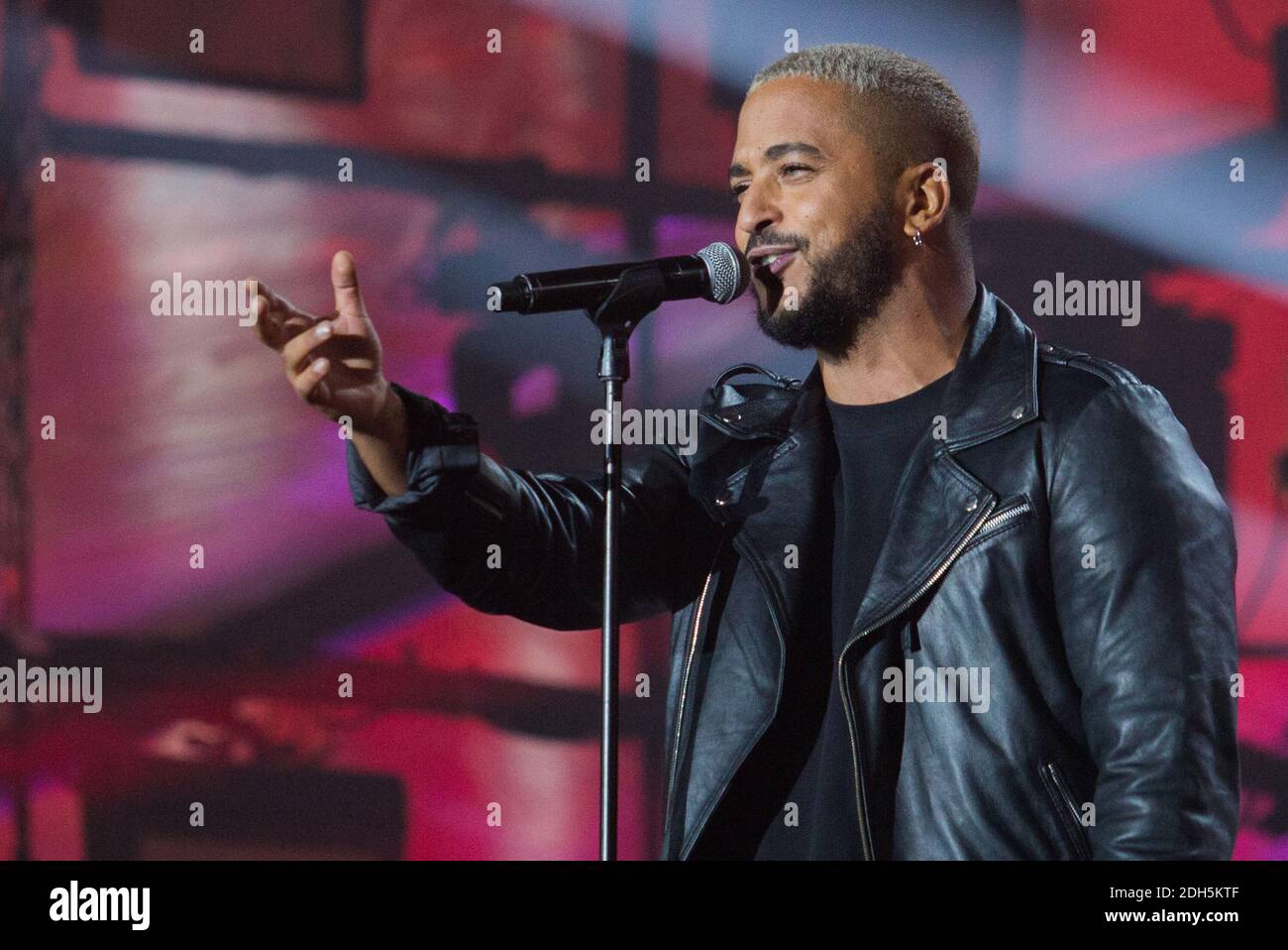 Slimane at concert after the attribution wednesday of the Olympic Games