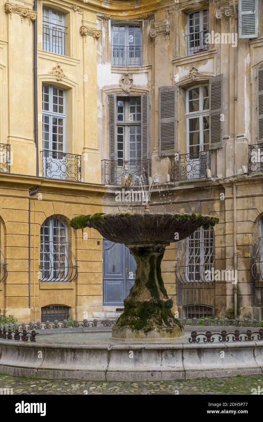 Fountain albertas aix hi-res stock photography and images - Alamy