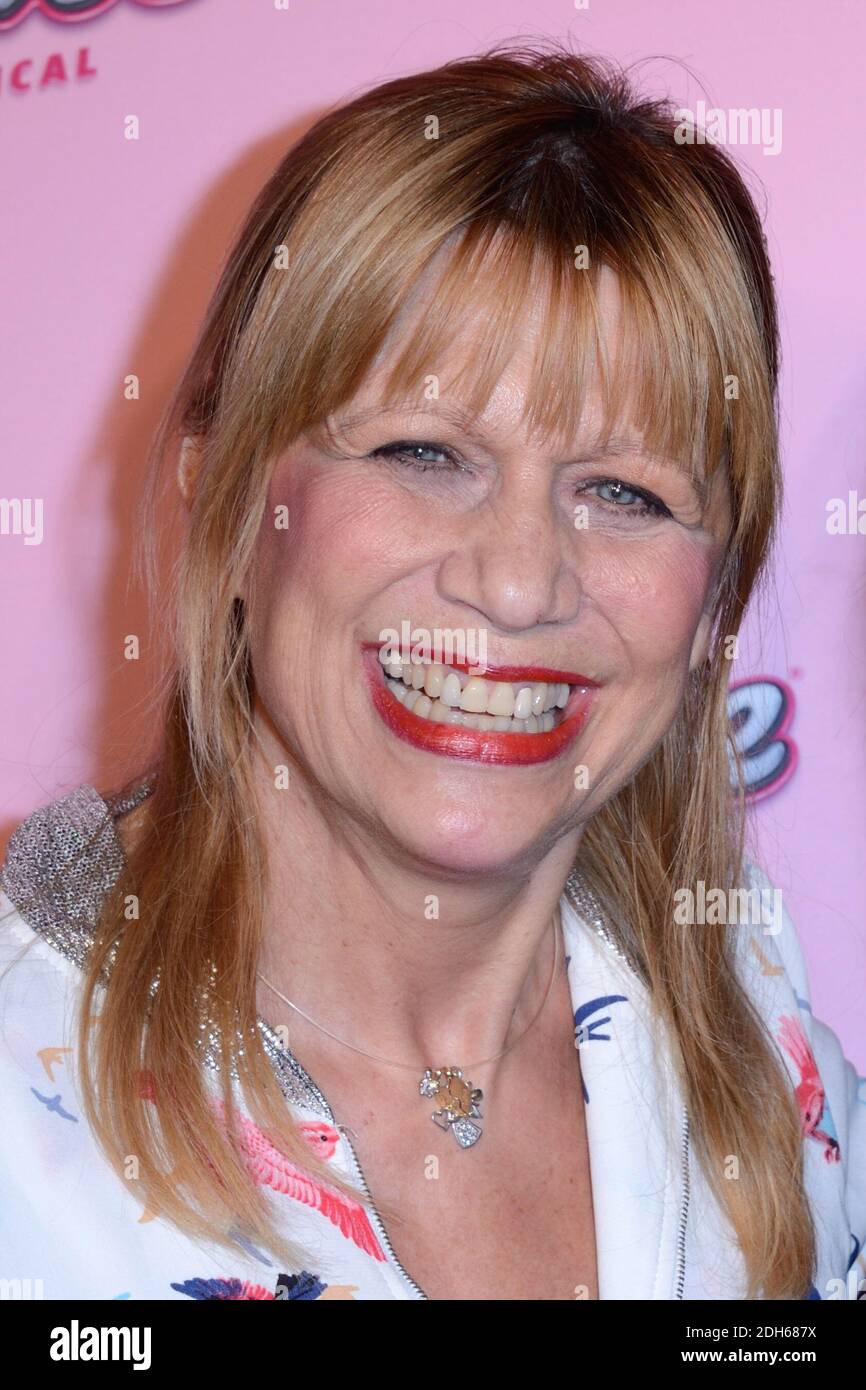 Annie Stone (Annie Gautrat) assiste a la Premiere de Gala de Grease Le ...