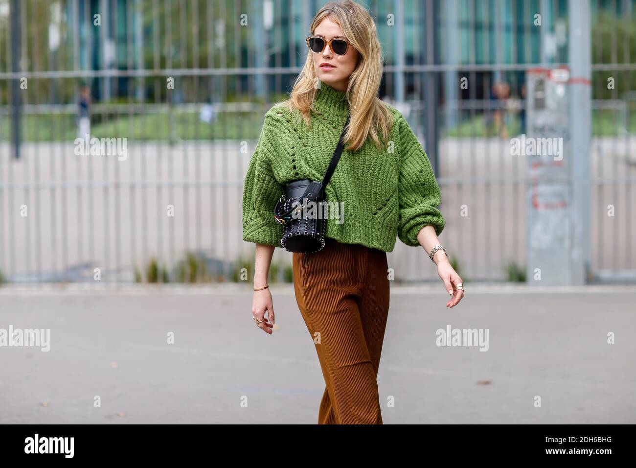 Street style, Annabel Rosendahl arriving at Carven Spring-Summer 2018 show  held at Universite Pierre et Marie Curie, in Paris, France, on September  28, 2017. Photo by Marie-Paola Bertrand-Hillion/ABACAPRESS.COM Stock Photo  - Alamy