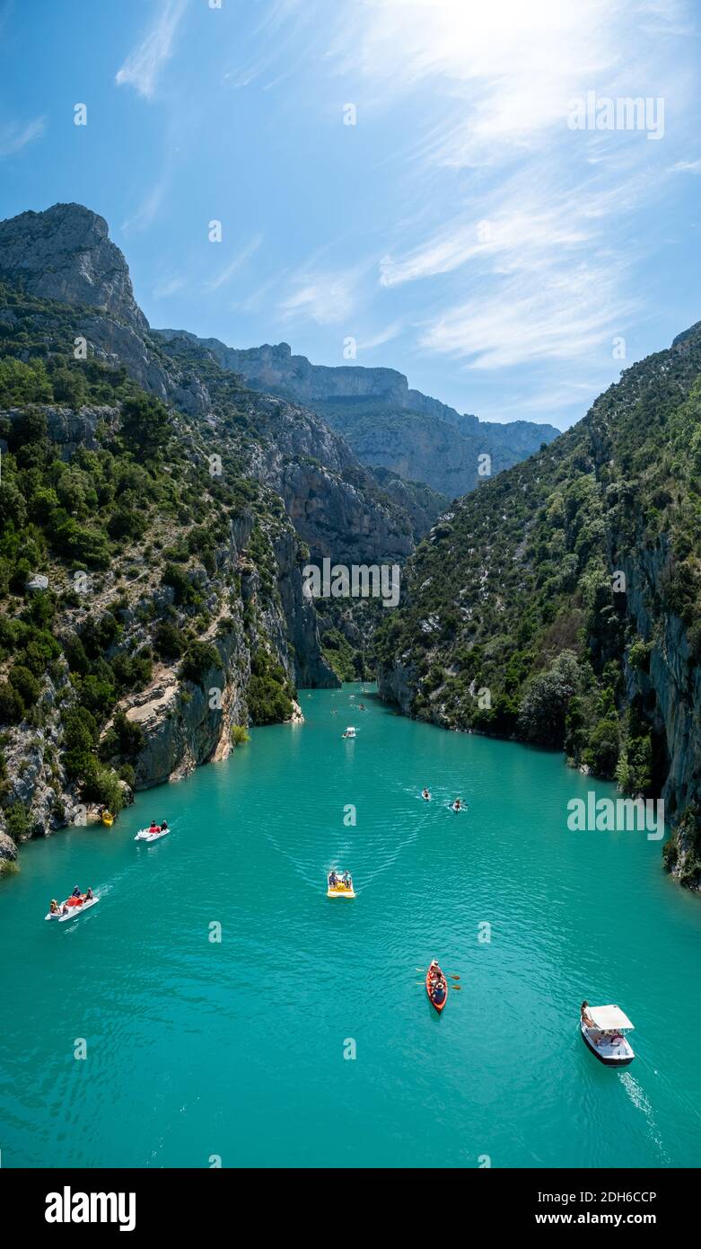 View to the cliffy rocks of Verdon Gorge at lake of Sainte Croix, Provence, France, near Moustiers Sainte Marie, department Alpe Stock Photo