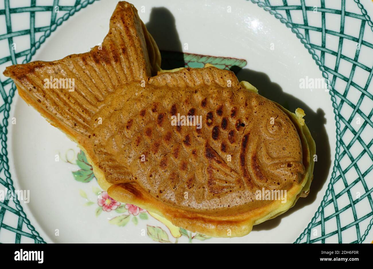 Taiyaki, Japanese Fish Shape Cake Stock Photo, Picture and Royalty Free  Image. Image 14746264.