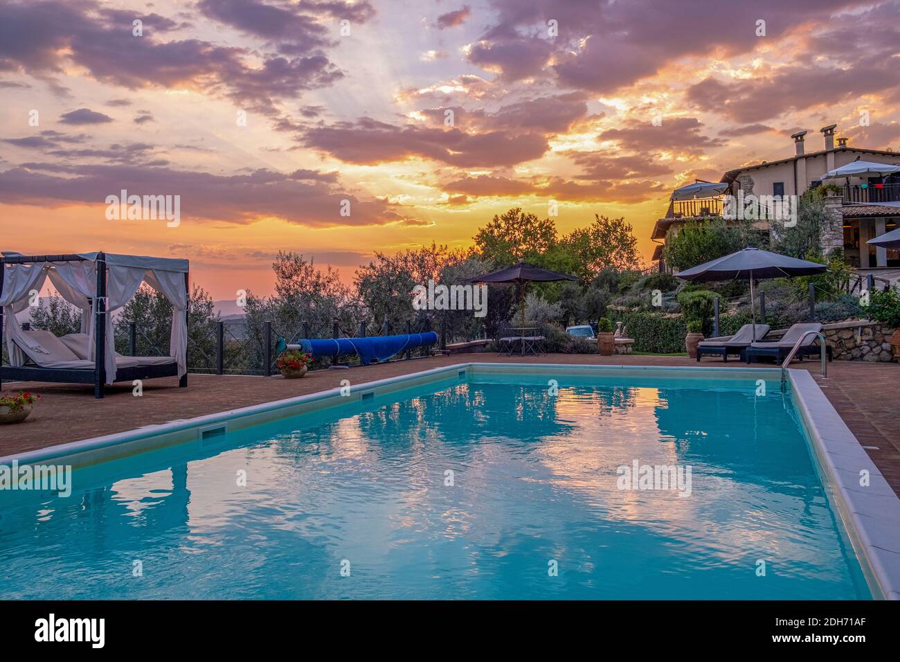 Luxury country house with swimming pool in Italy Stock Photo Alamy