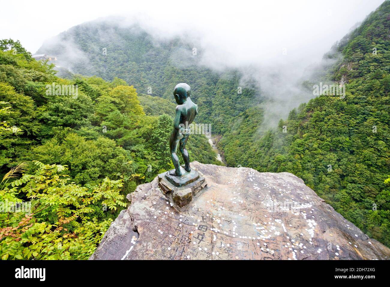 The Manikin Peeing Boy Statue That s Located At A Beautiful Scenic the-manikin-peeing-boy-statue-that-s-located-at-a-beautiful-scenic