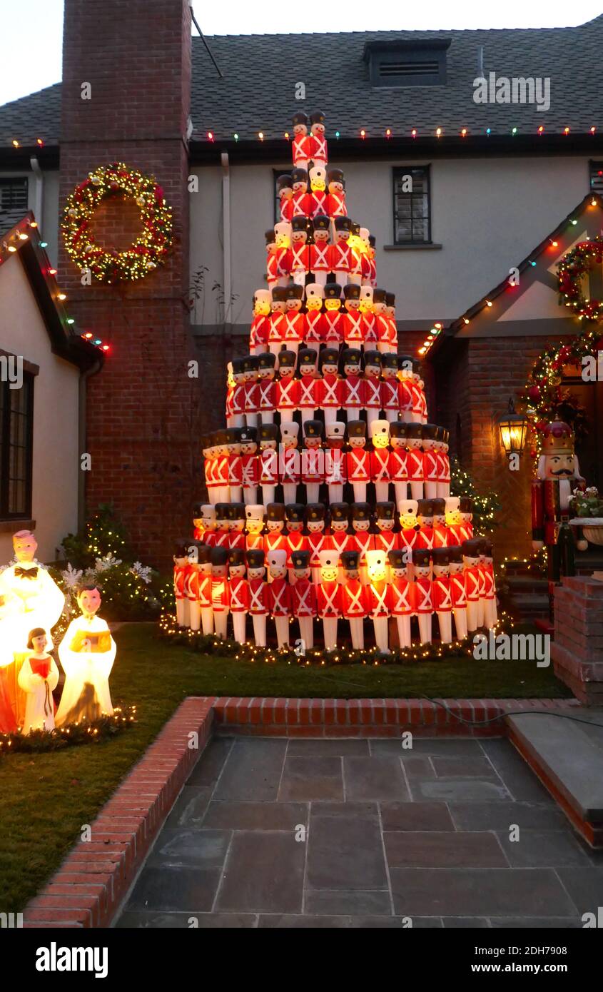 Moorpark Christmas Tree Lighting 2022 Page 3 - Toluca Lake, California High Resolution Stock Photography And  Images - Alamy