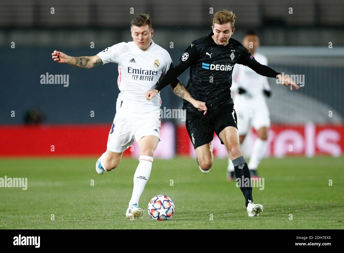 Toni Kroos of Real Madrid and Christoph Kramer of Monchengladbach in action during the UEFA Champions League, Group B football  / LM Stock Photo