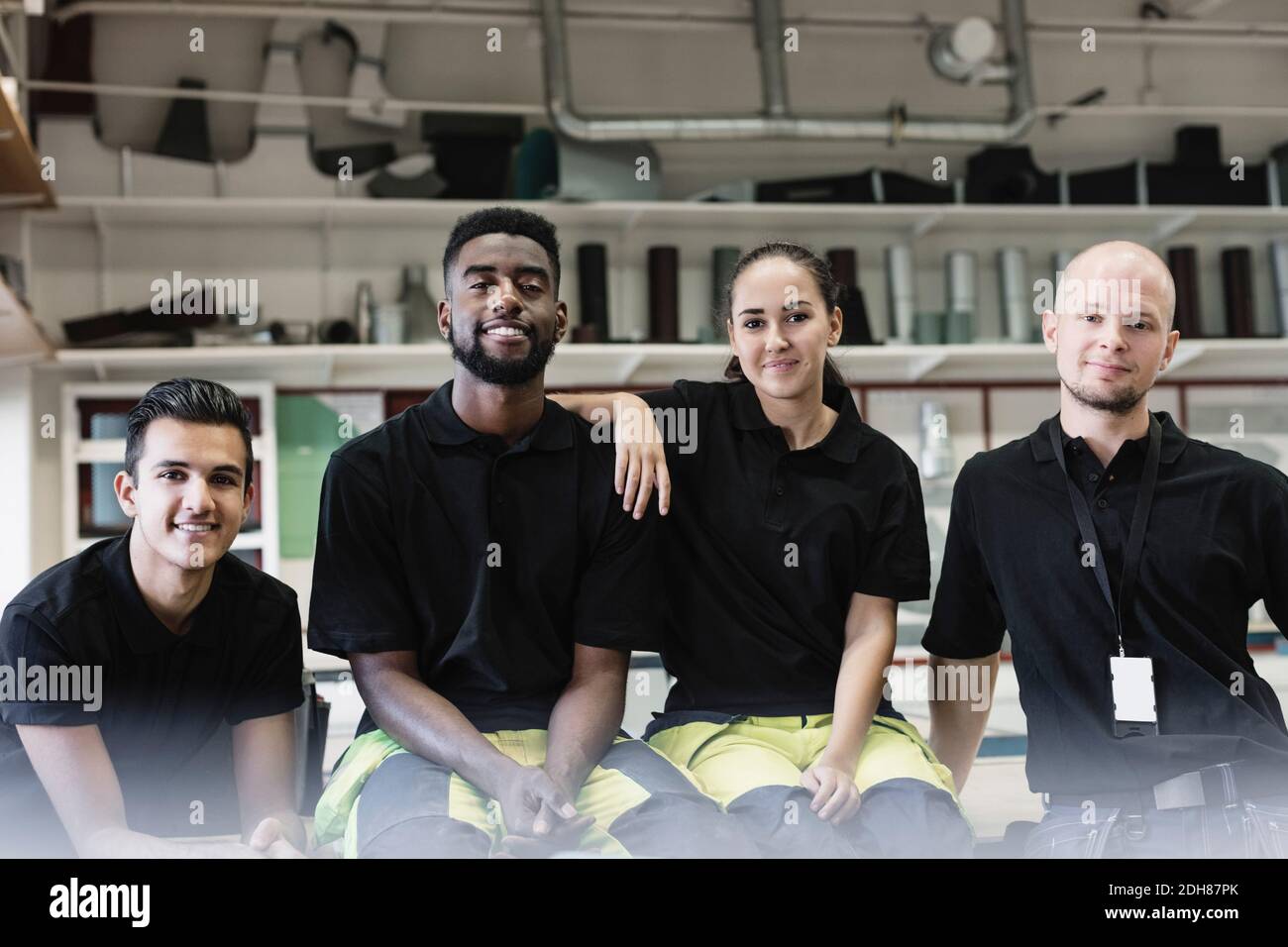 High school students group work hi-res stock photography and images - Alamy