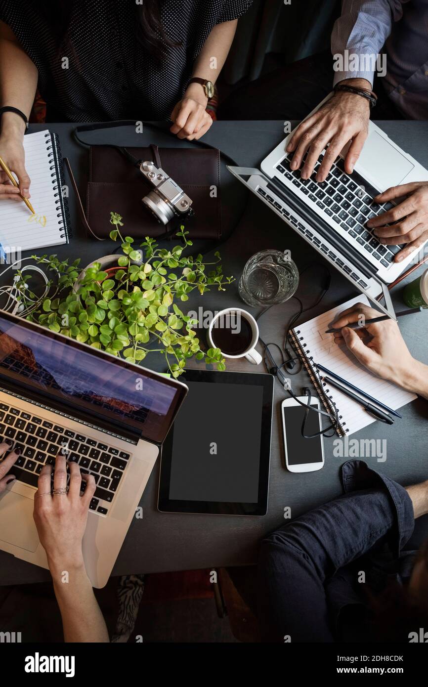 Work table above people hi-res stock photography and images - Alamy