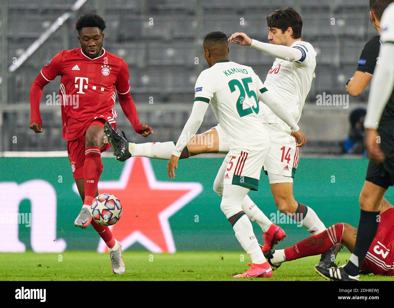 Alphonso DAVIES, FCB 19  compete for the ball, tackling, duel, header, zweikampf, action, fight against Vedran CORLUKA, Lok Moskau Nr. 14 Francois KAMANO, Lok Moskau Nr. 25  in the match  FC BAYERN MUENCHEN - LOKOMOTIVE MOSKAU 2-0 of football UEFA Champions League group stage in season 2020/2021 in Munich, December 9, 2020.   © Peter Schatz / Alamy Live News Stock Photo