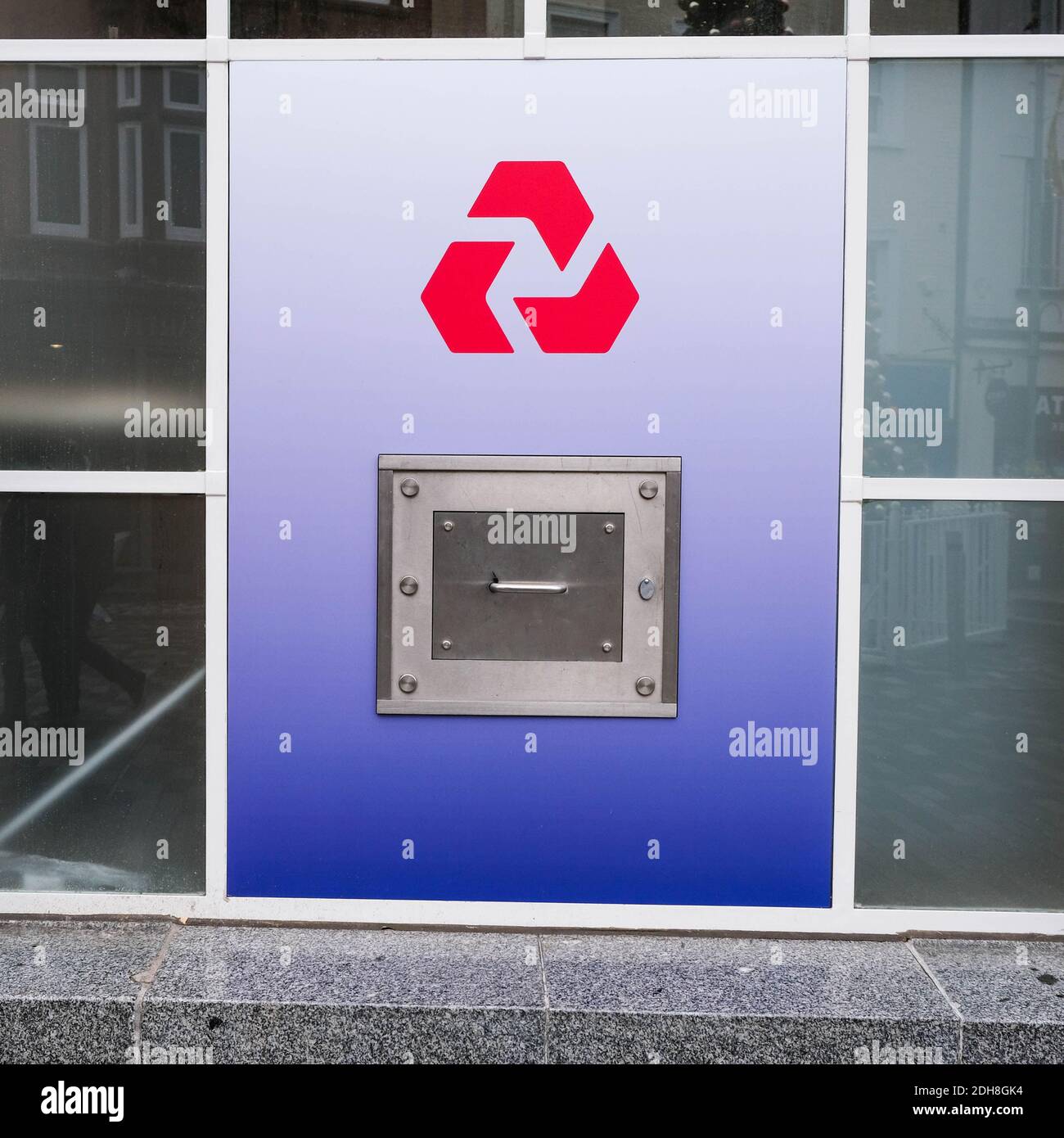 Safe deposit box hires stock photography and images Alamy