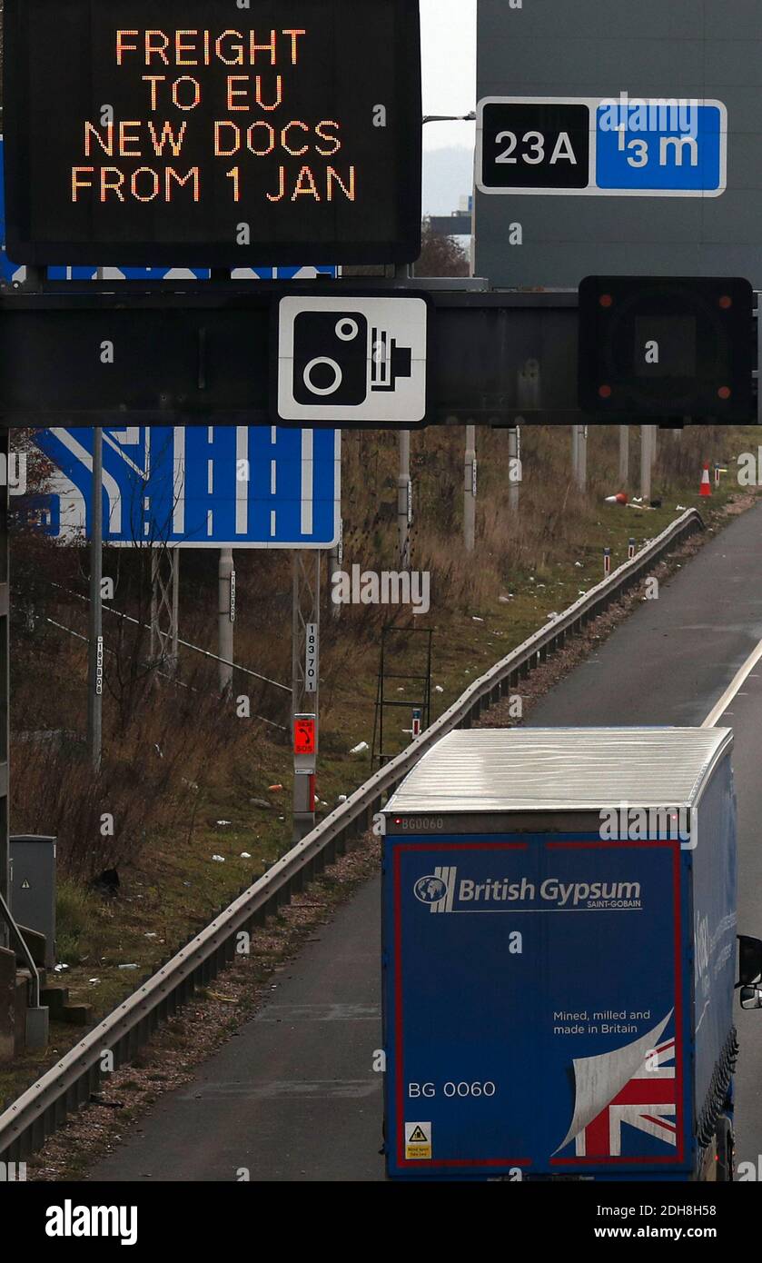 Kegworth, Leicestershire, UK. 10th December 2020.  An overhead gantry sign on the M1 motorway warns of new documents required for transporting goods to the Europen Union when the Brexit transition period comes to an end this year. Credit Darren Staples/Alamy Live News. Stock Photo