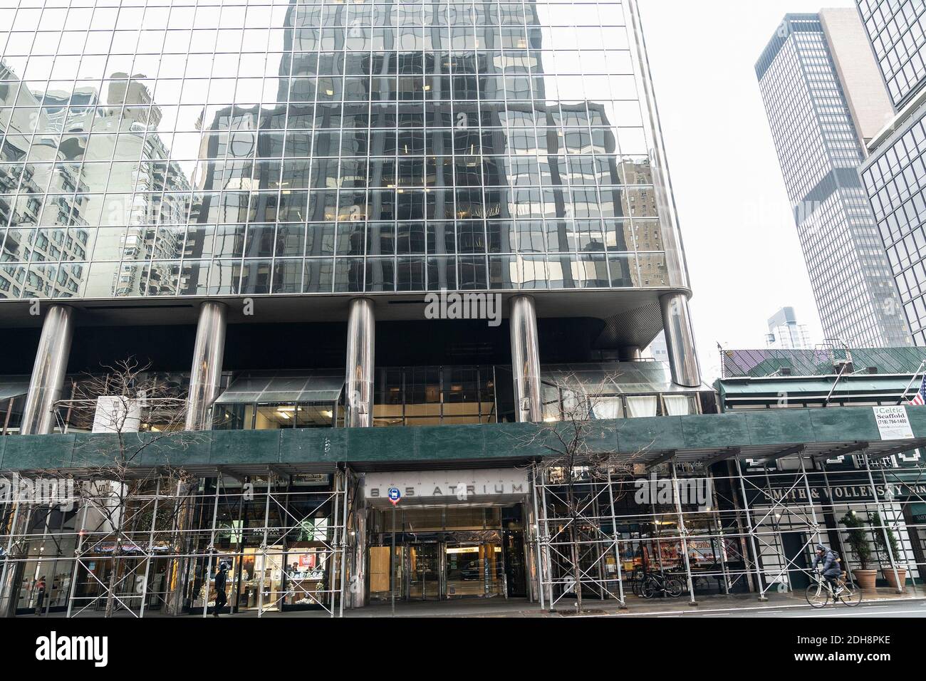 New York, United States. 09th Dec, 2020. View of the building where NewsMax New York headquarters located on 3rd Avenue on a day when Newsmax TV scores a ratings win over Fox News. In the key 25- to 54-year-old demographic prized by advertisers, 'Greg Kelly Reports' on Newsmax out-rated 'The Story with Martha MacCallum' on Fox. Thos two programs run on 7PM slot. This is milestone in the cable news industry. (Photo by Lev Radin/Pacific Press) Credit: Pacific Press Media Production Corp./Alamy Live News Stock Photo