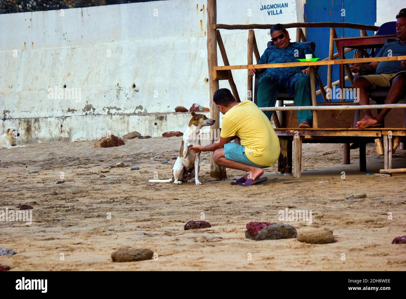 Indian guy with dog hi-res stock photography and images - Alamy