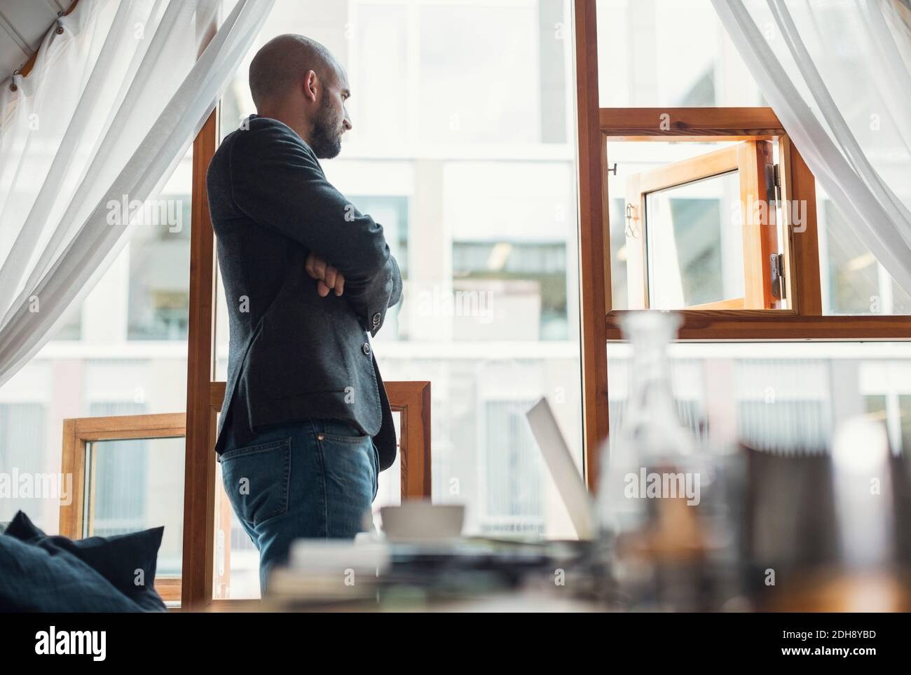 Three quarter profile view hi-res stock photography and images - Alamy