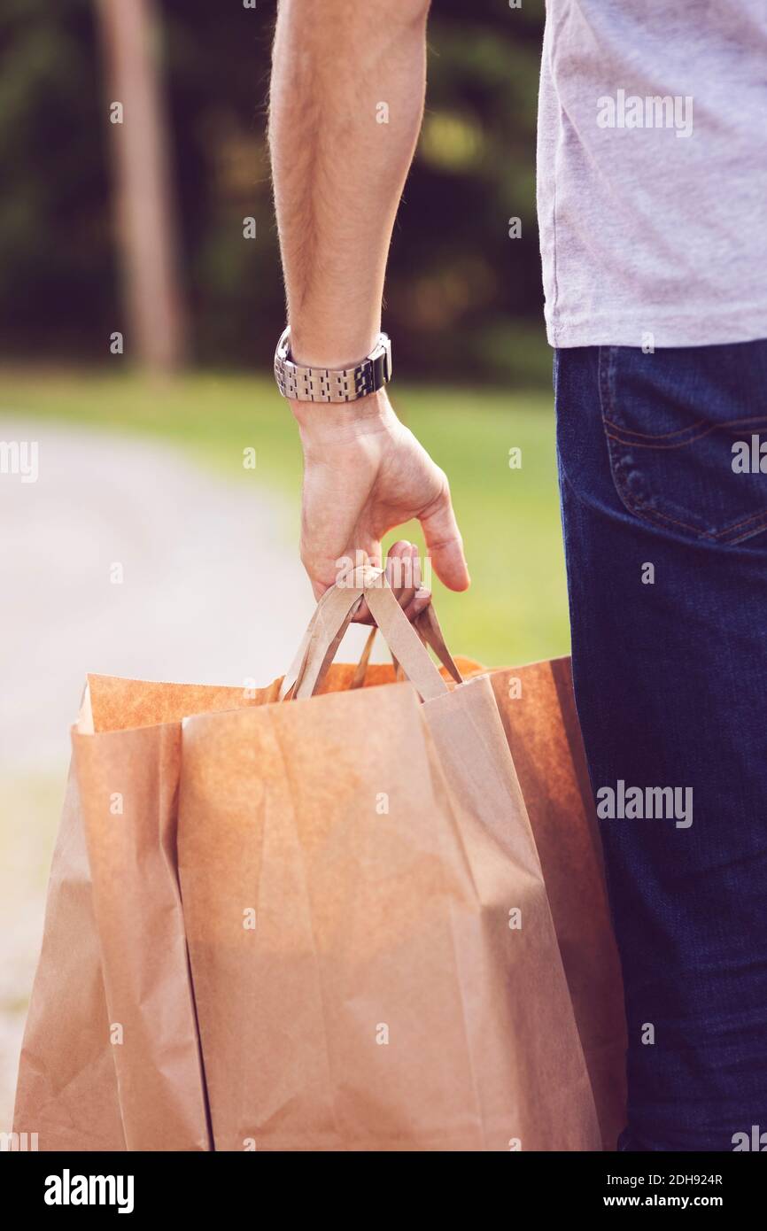 25 carrying hires stock photography and images Alamy