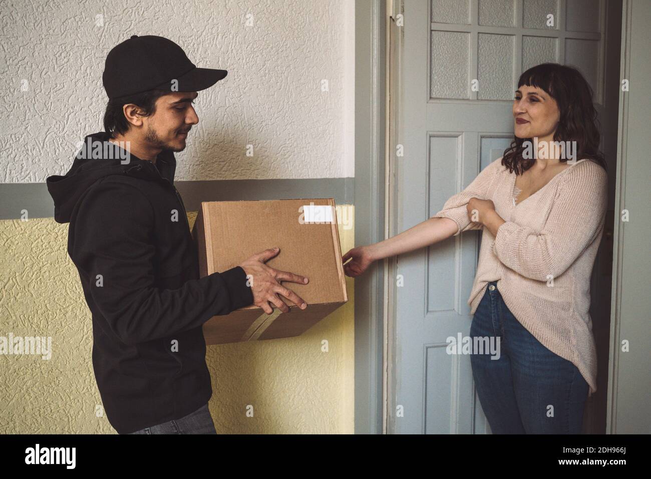 Polite man hi-res stock photography and images - Alamy