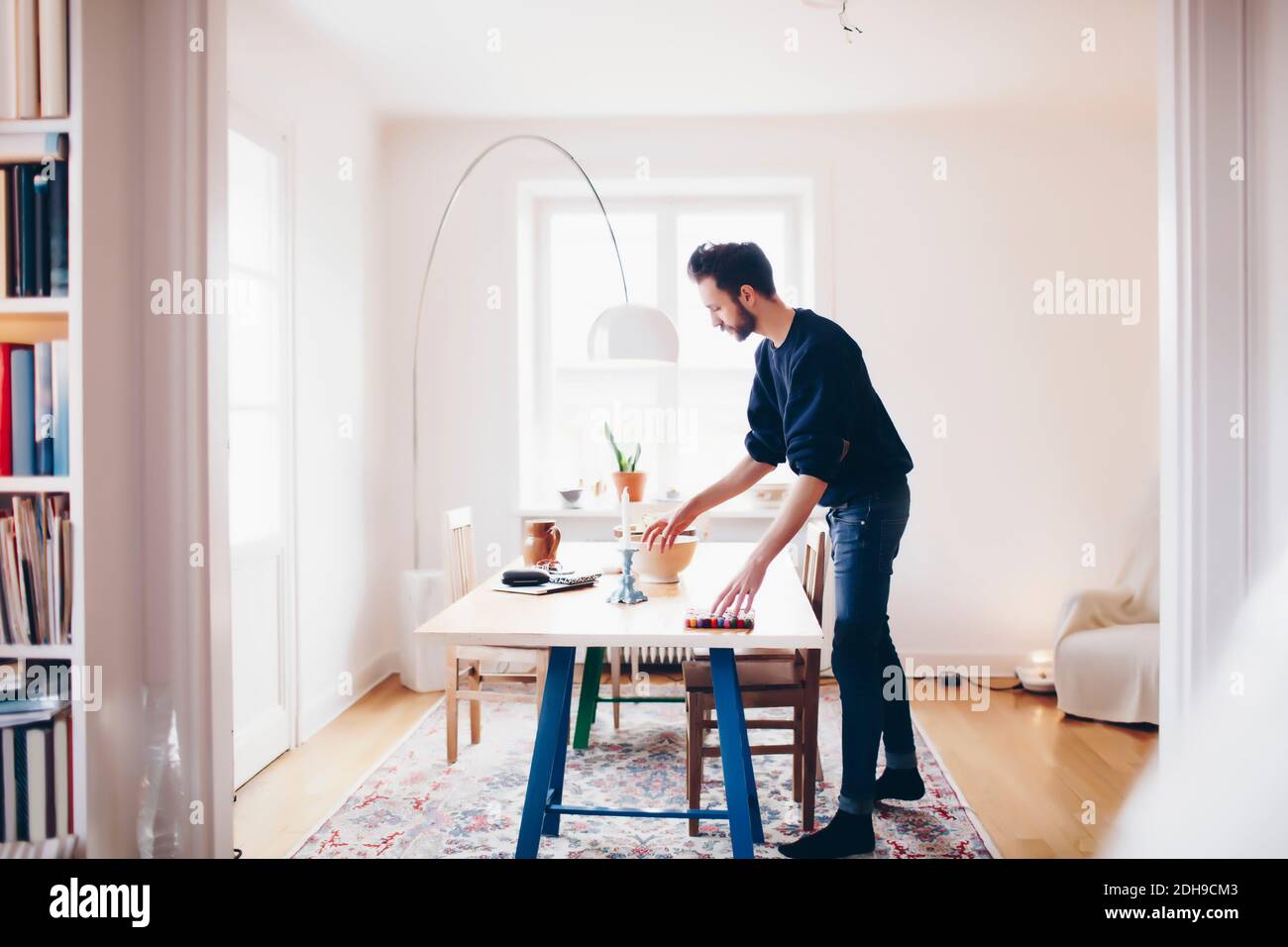 Full view of dining table hi-res stock photography and images - Alamy