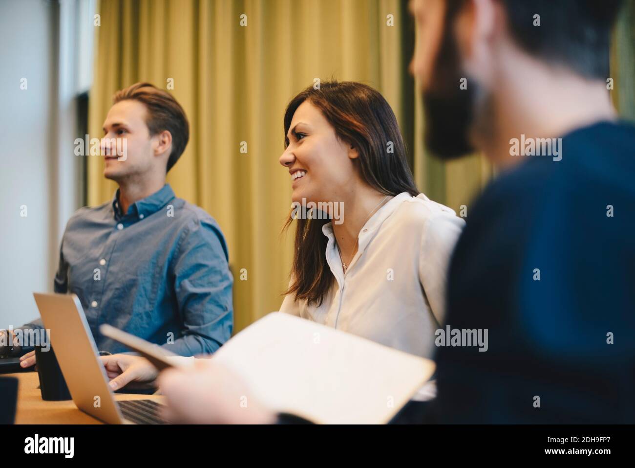 Men in meeting conference room hi-res stock photography and images - Alamy