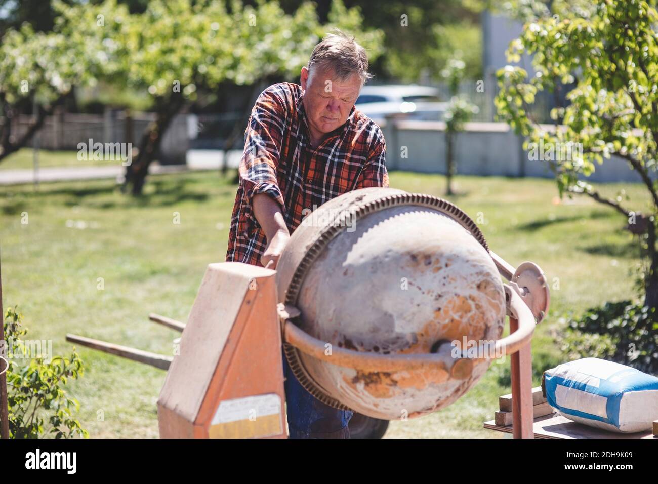 Cement mixer hi-res stock photography and images - Alamy